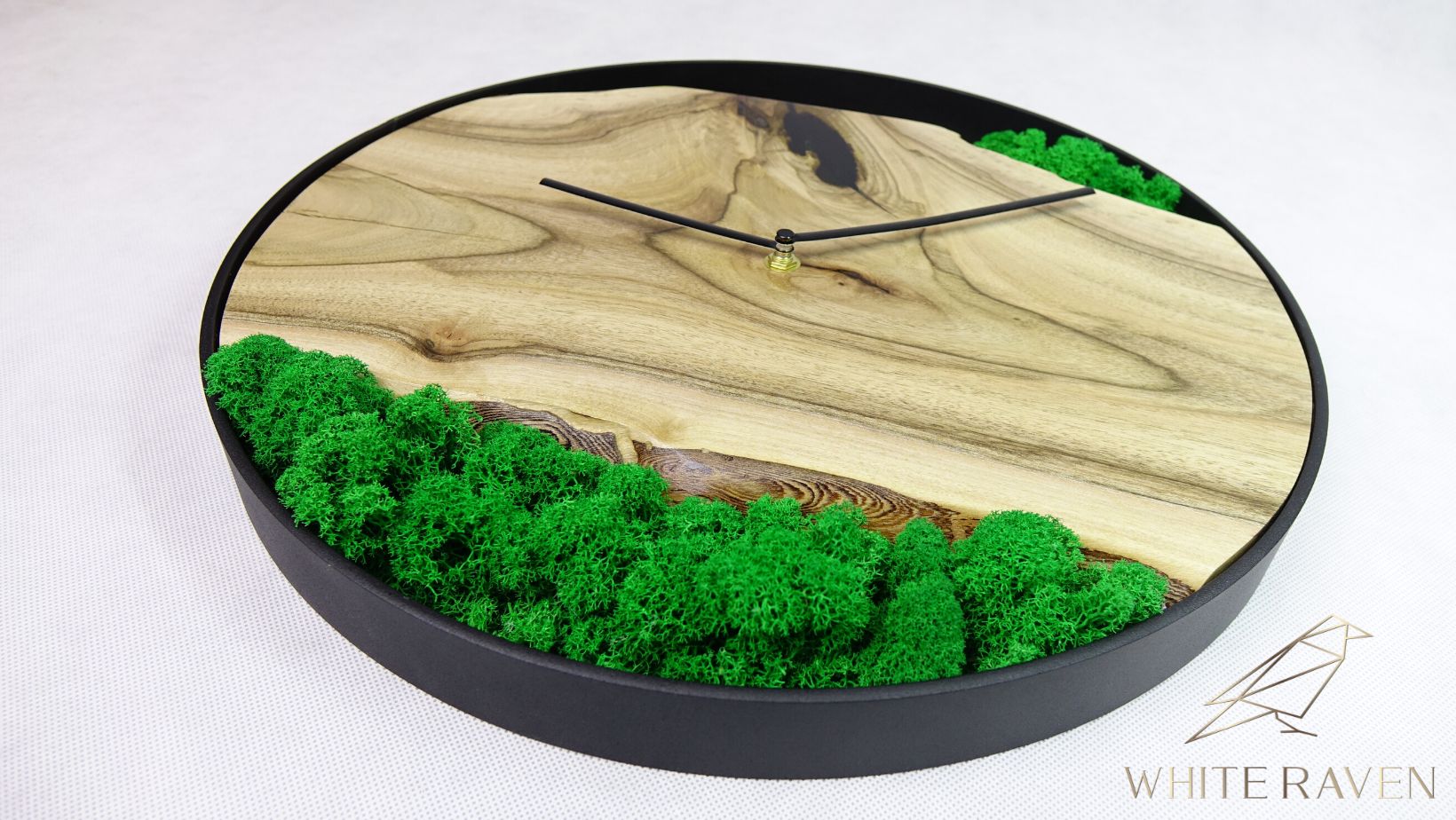 Wandklok met epoxy accent 