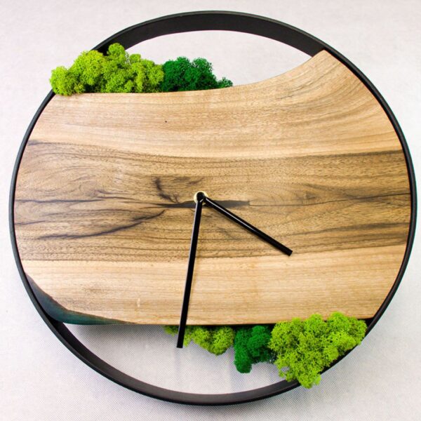 Zegar ścienny z mchem i drewnem orzecha włoskiego 40 cm
