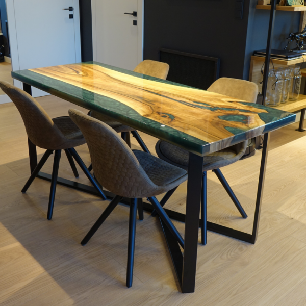 Stół do jadalni z zieloną żywicą i drewnem orzecha GREEN PEARL