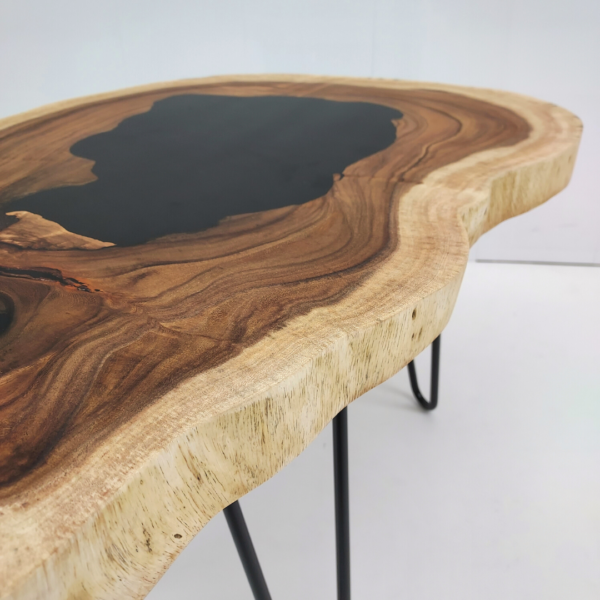 Coffee Table made of Epoxy Resin and Suar Wood Slice