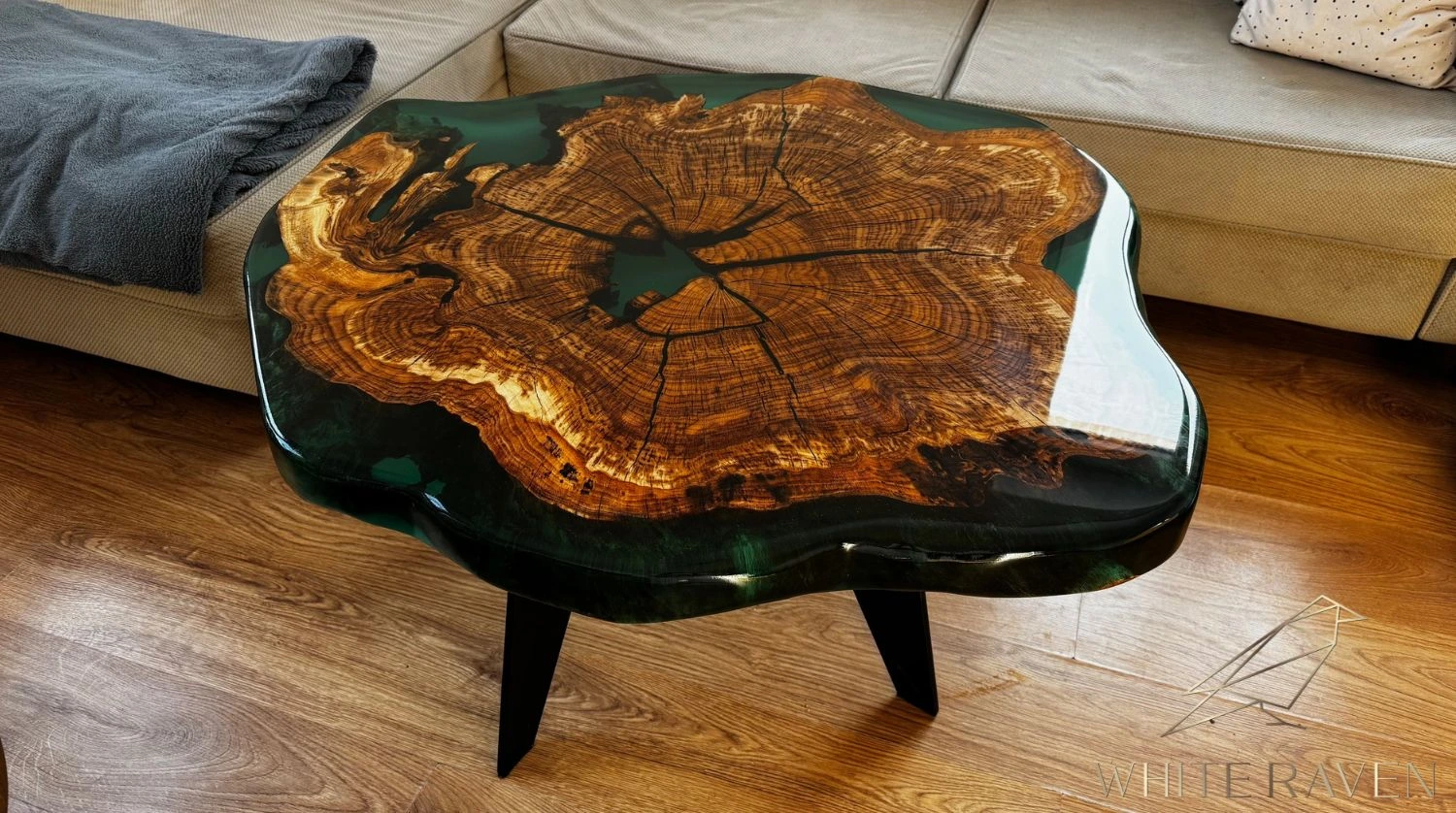 Stolik z plastra drewna