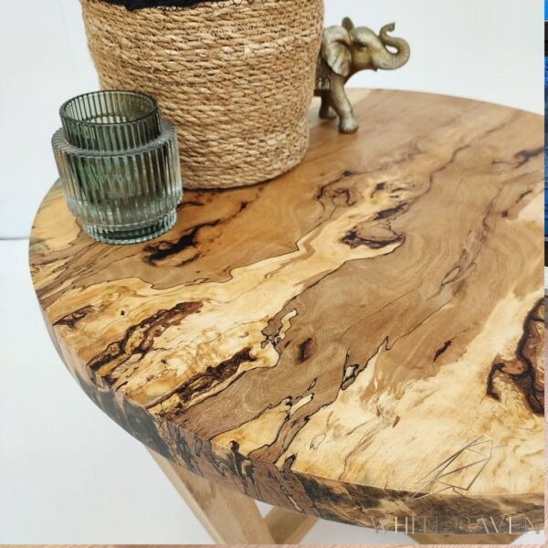 Round table in epoxy resin and spalted beech wood
