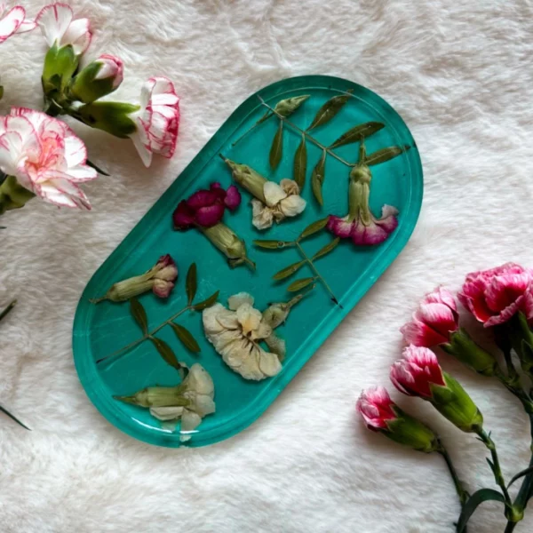 Podstawka na biżuterię z żywicą epoksydową CARNATIONS