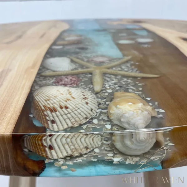 Stół do jadalni okrągły z zatopionymi muszlami UNDER THE SEA