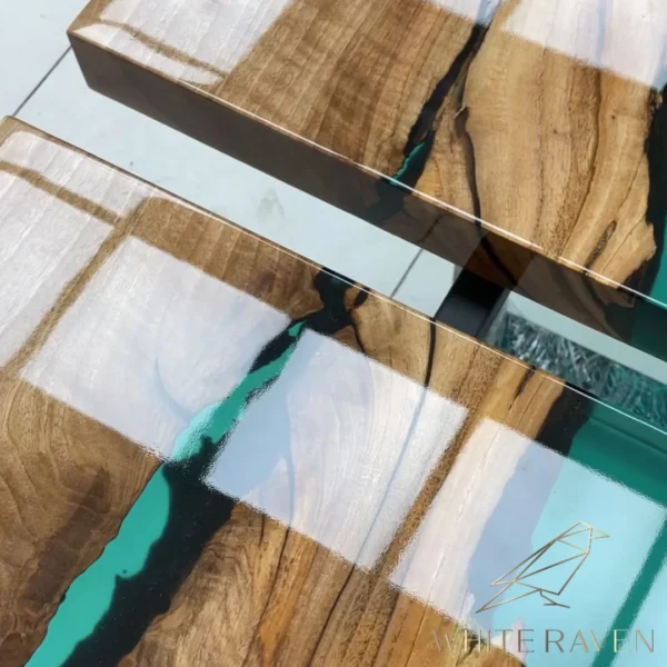 Stół z drewna orzecha włoskiego i zielonej żywicy GREEN WALNUT