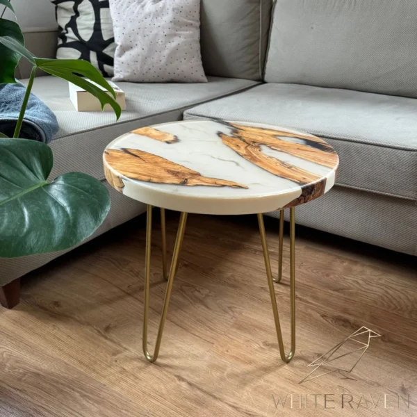 Okrągły stoliczek kawowy beżowy z żywicą i drewnem oliwnym