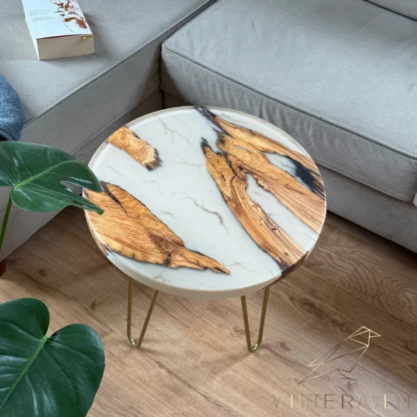 Okrągły stoliczek kawowy beżowy z żywicą i drewnem oliwnym